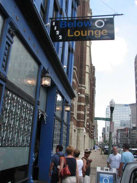 chicago gay bar