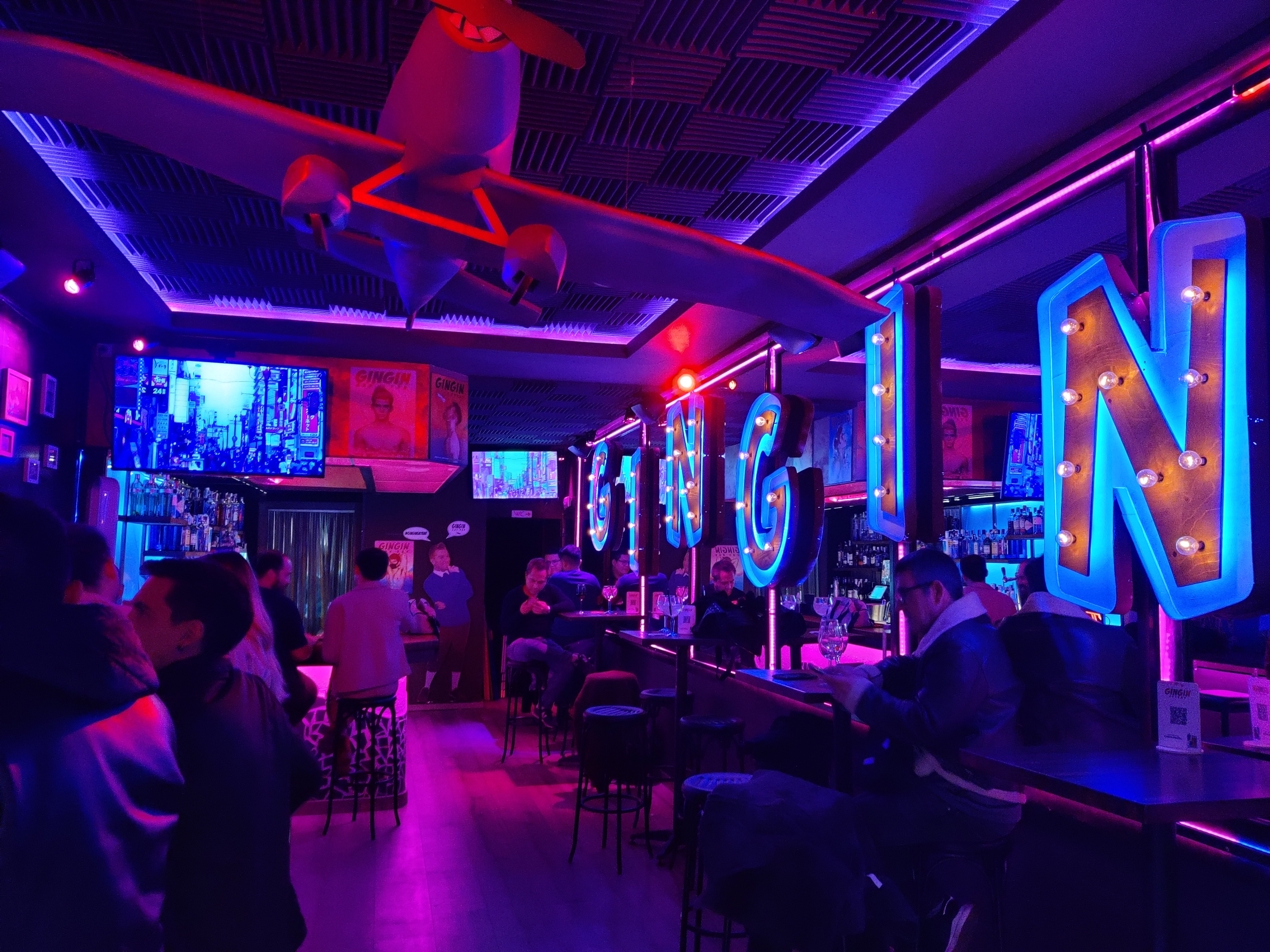 Gingin gay bar reviews, photos Barcelona GayCities Barcelona