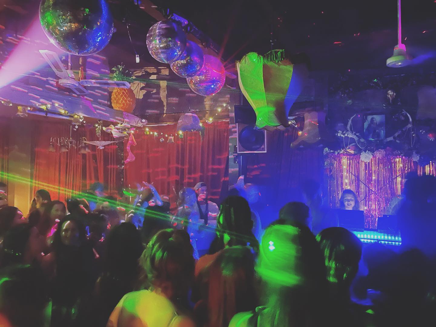 Laundry reviews, photos Wellington GayCities Wellington