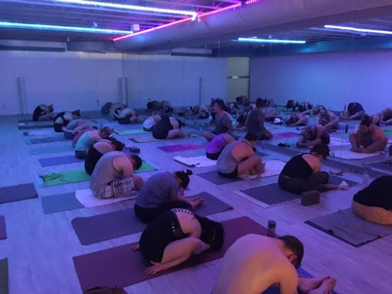 Om Hot Yoga reviews, photos - West Edmonton - Edmonton - GayCities
