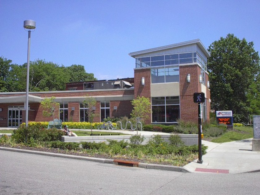 Photo of Akron Public Library/Highland Square Branch