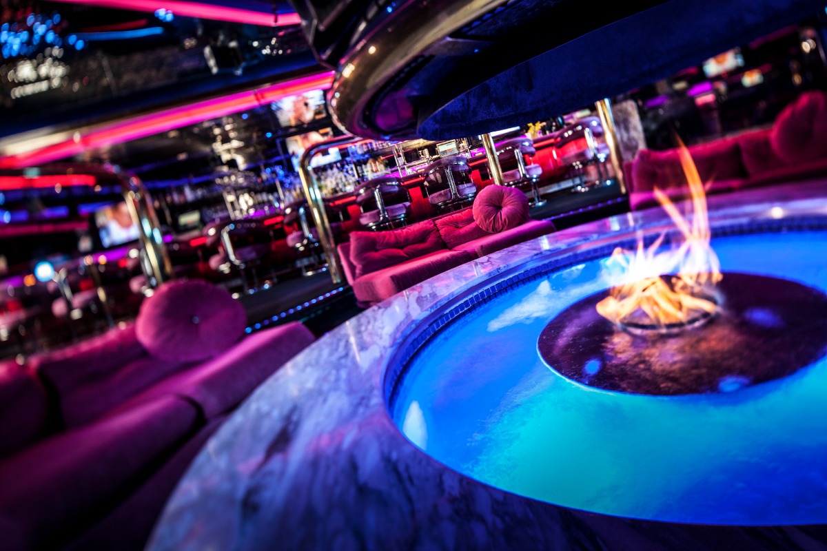Peppermill and Fireside Lounge reviews, photos Las Vegas GayCities