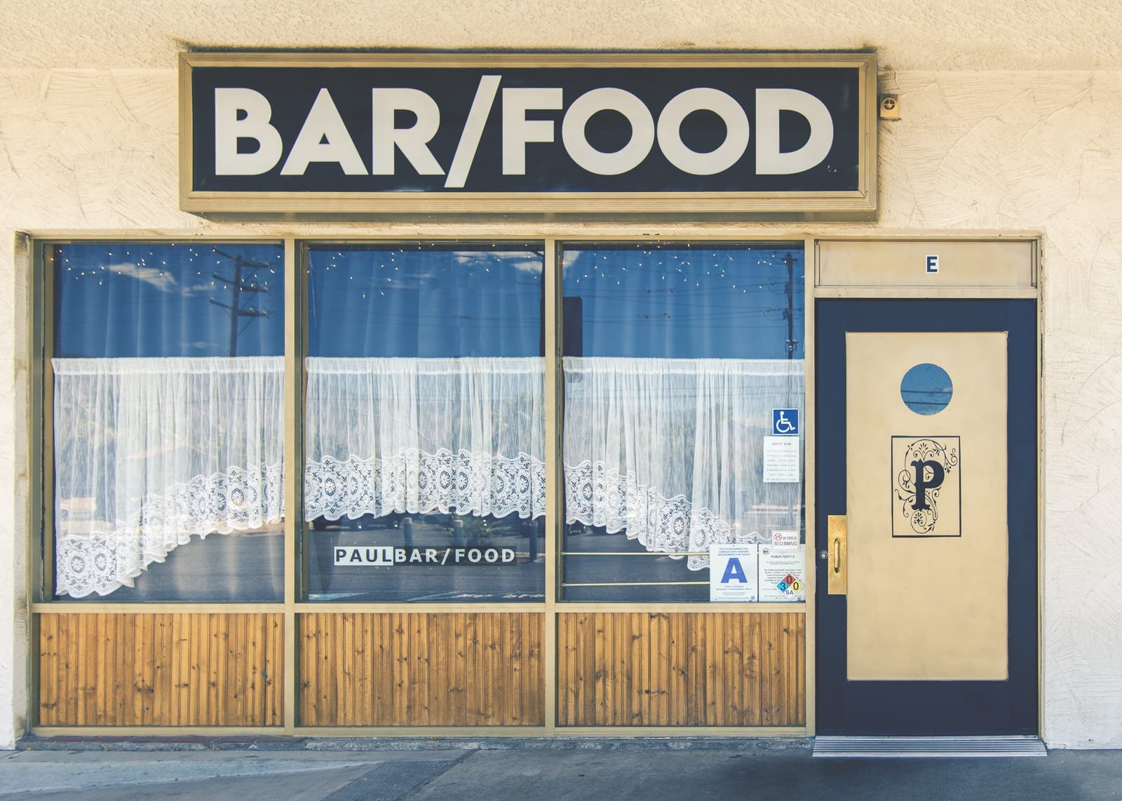 Paul Bar/Food reviews, photos Palm Springs GayCities Palm Springs