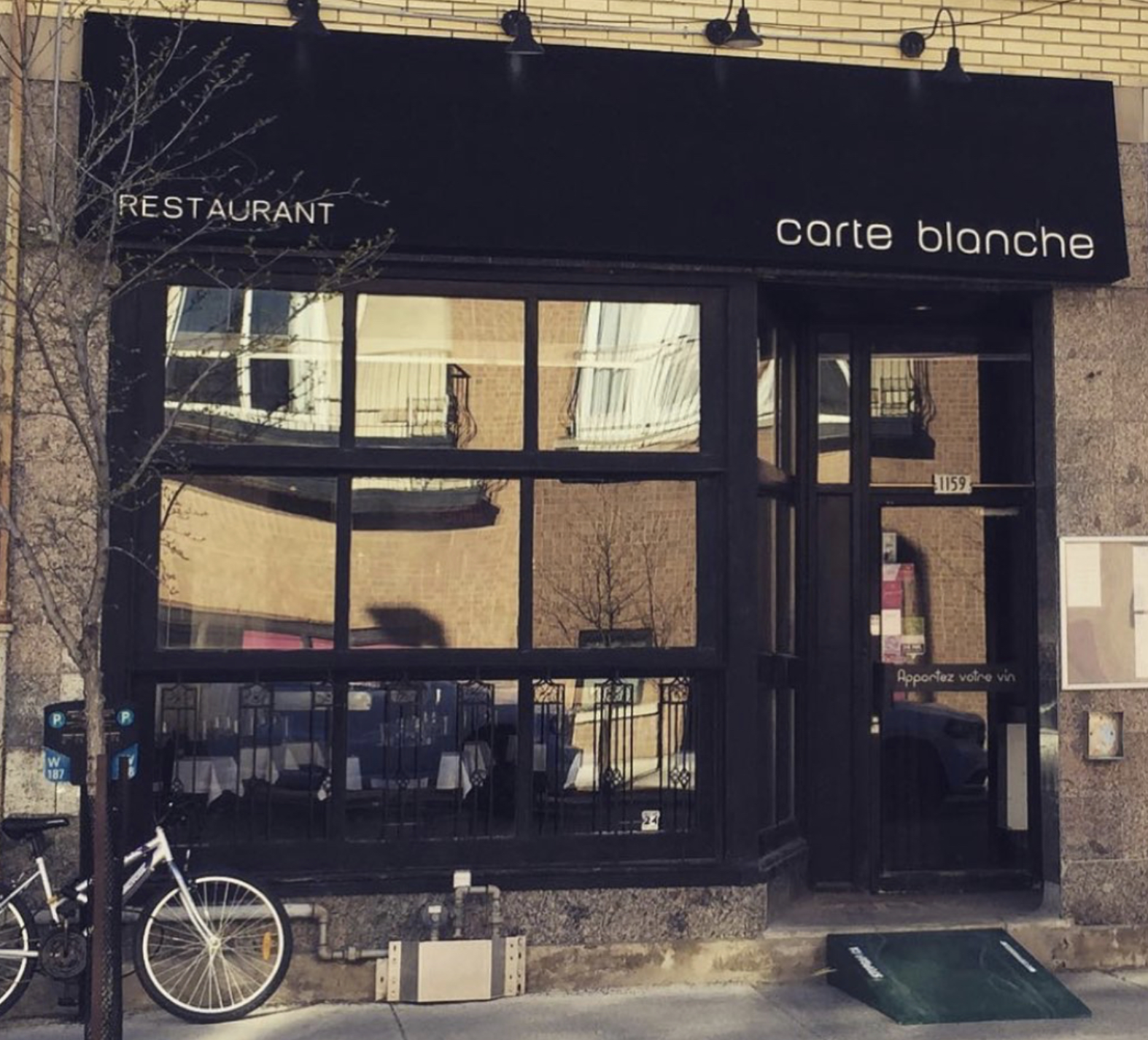 Carte Blanche reviews, photos CLOSED The Village/Le Village